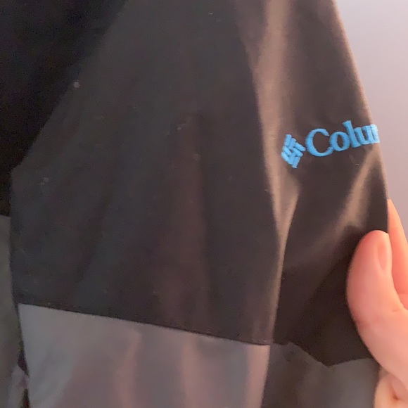Boys Columbia Wind Breaker - Picture 3 of 4